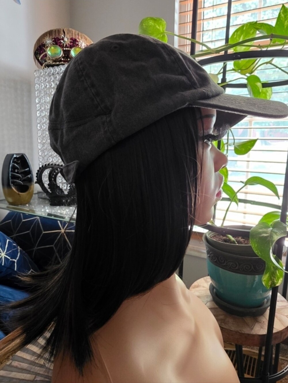 Stylish Short Bob Baseball Cap Wig in Black — Sleek Natural Finish